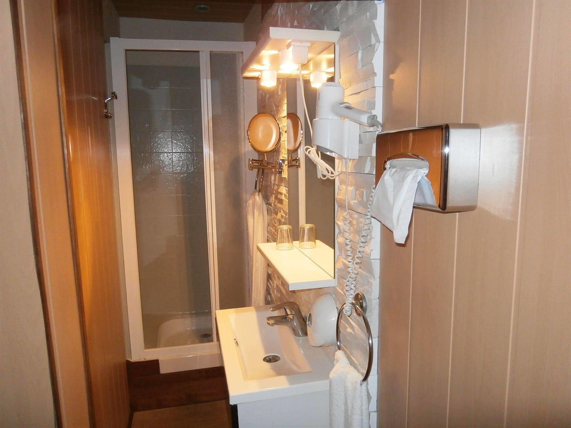 Hotel Beausejour Rouen Bagian luar foto